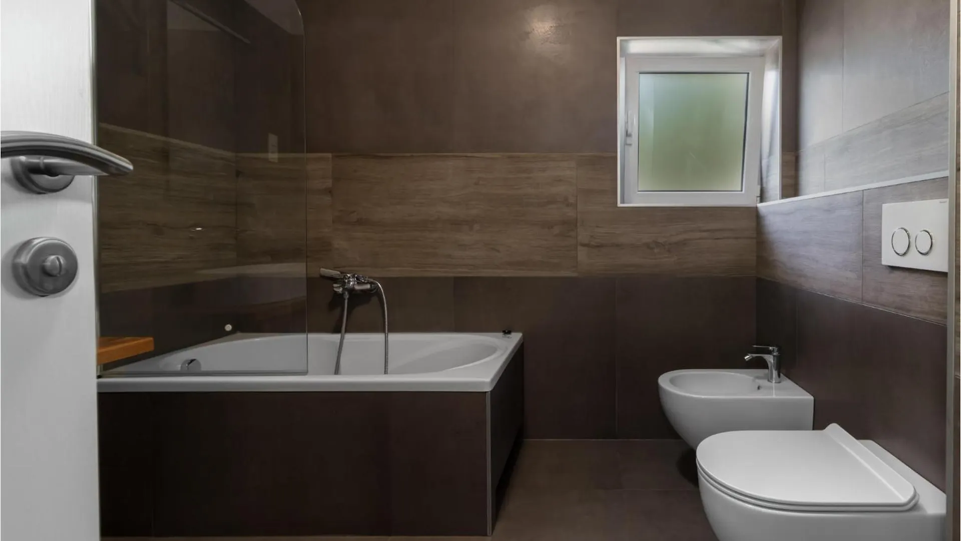 Awesome Apartment In Crikvenica With Wifi 0*,